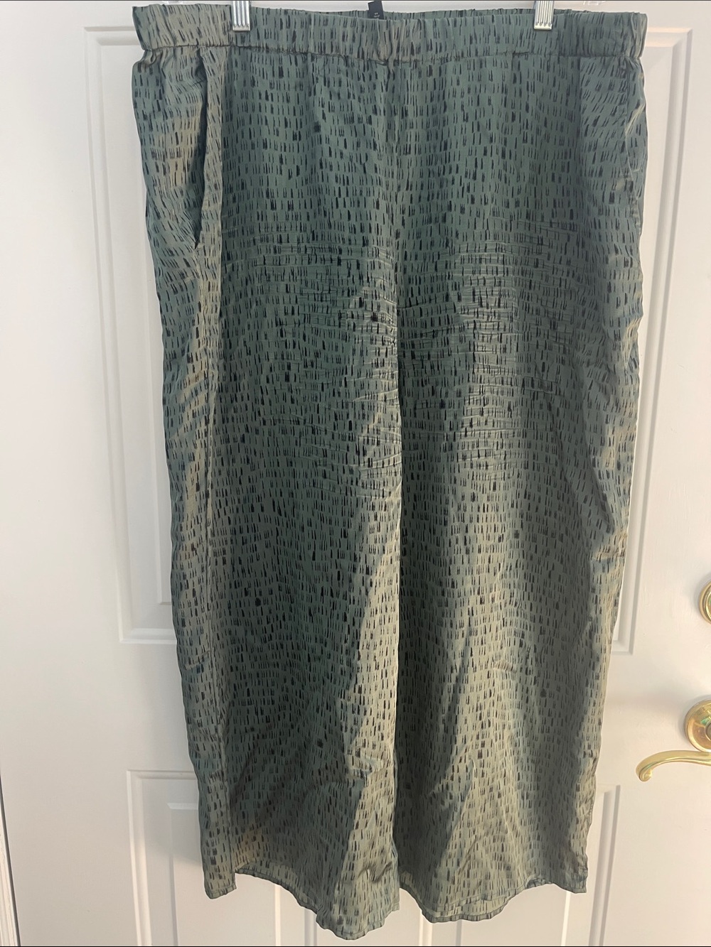 Eileen Fisher Olive Green Textured Cropped Pants